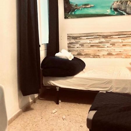 Low Cost Room Malaga Luaran gambar