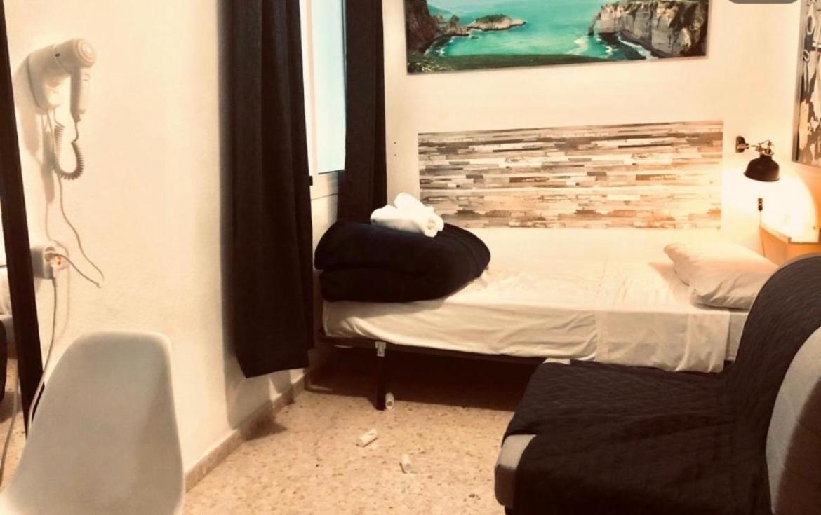 Low Cost Room Malaga Luaran gambar